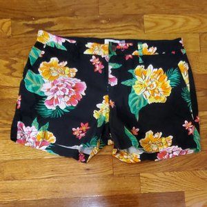 OLD NAVY FLORAL SHORTS